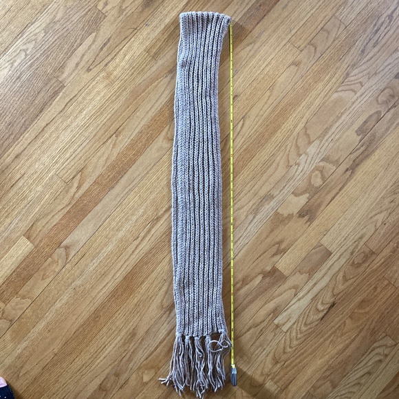 3/$10 Gap Tan Knit Scarf - Picture 4 of 5